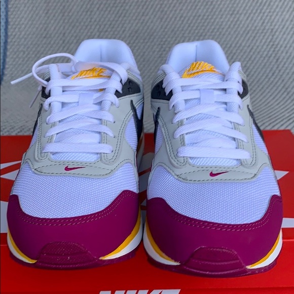 wmns air max correlate